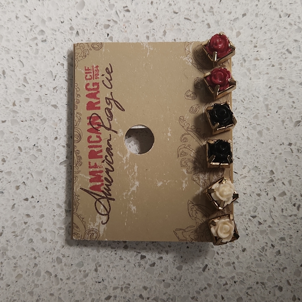 American Rag NWT Rosebud 3 Earring Pack